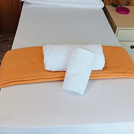 Aaron 4 *
